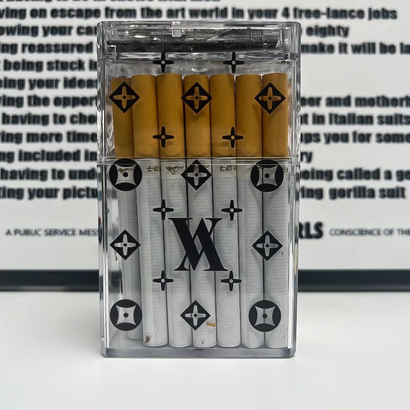 Transparent flip plastic cigarette case, high-end creative acrylic cigarette case 20 pcs, rough support